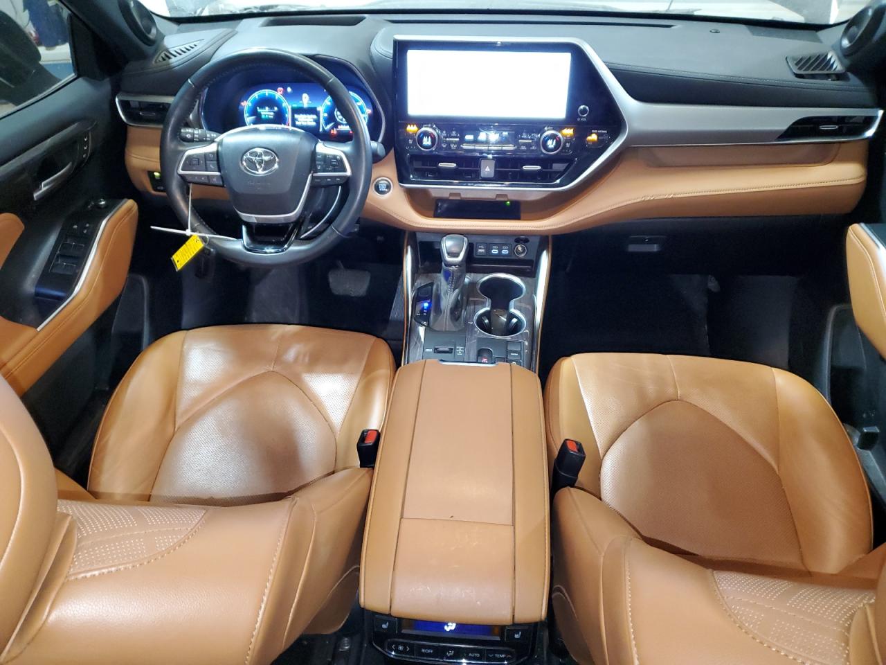 2024 Toyota Highlander - Image 8