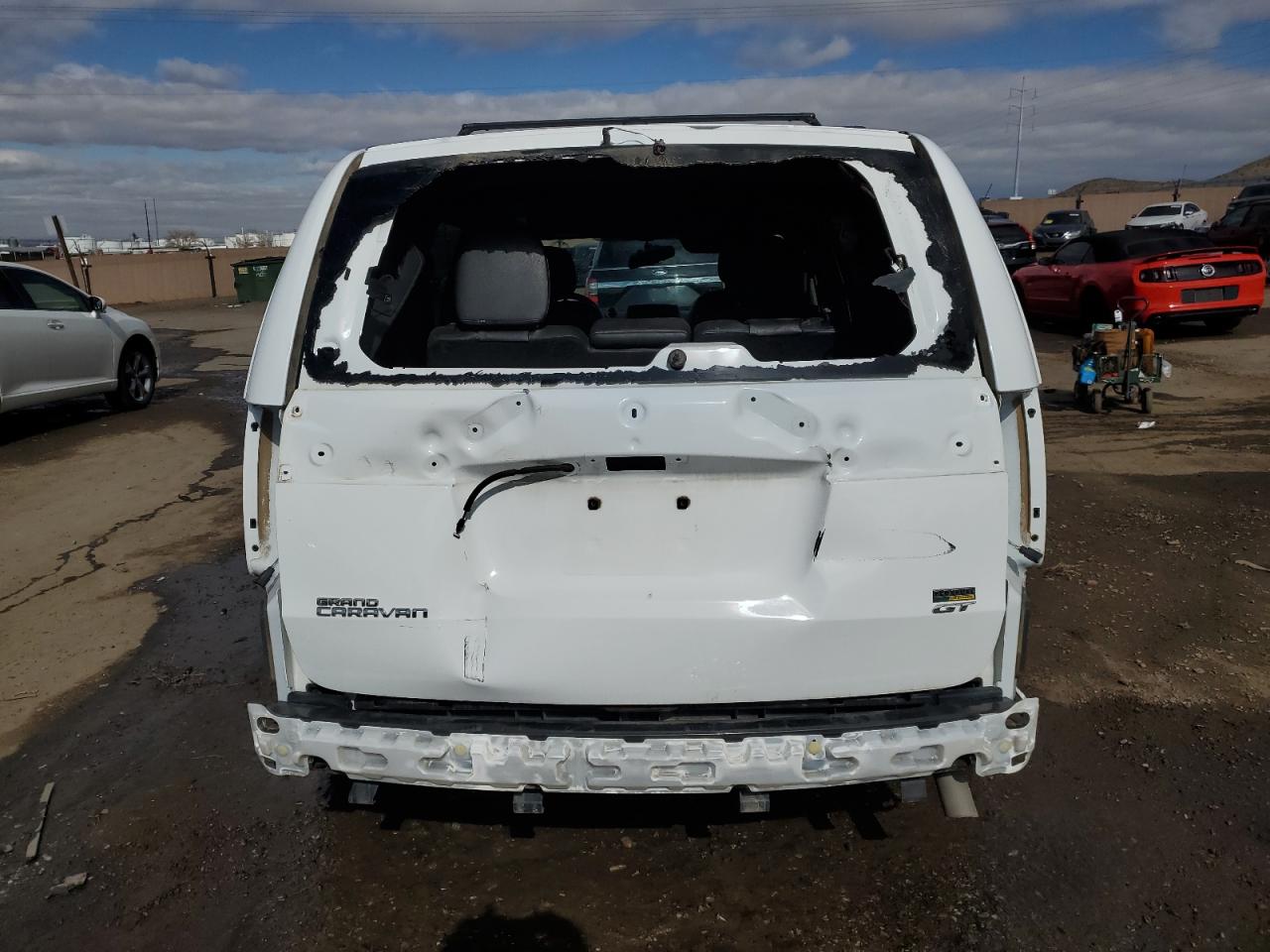 2017 Dodge Caravan - Image 6