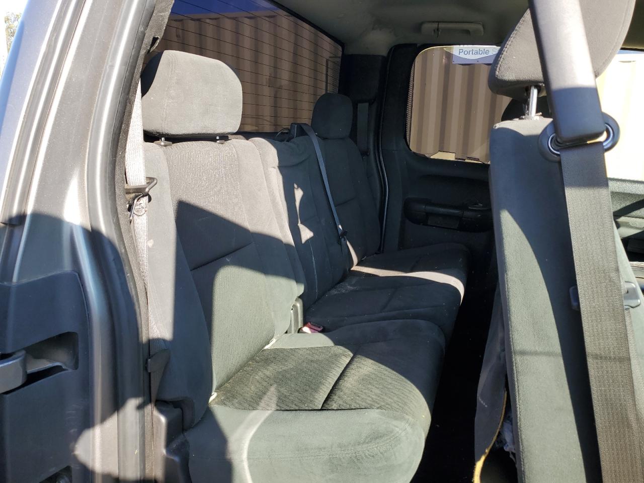 2007 Chevrolet Silverado - Image 10