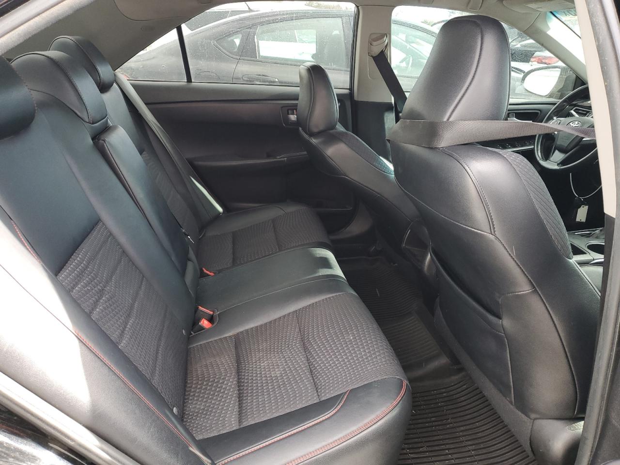 2015 Toyota Camry - Image 10