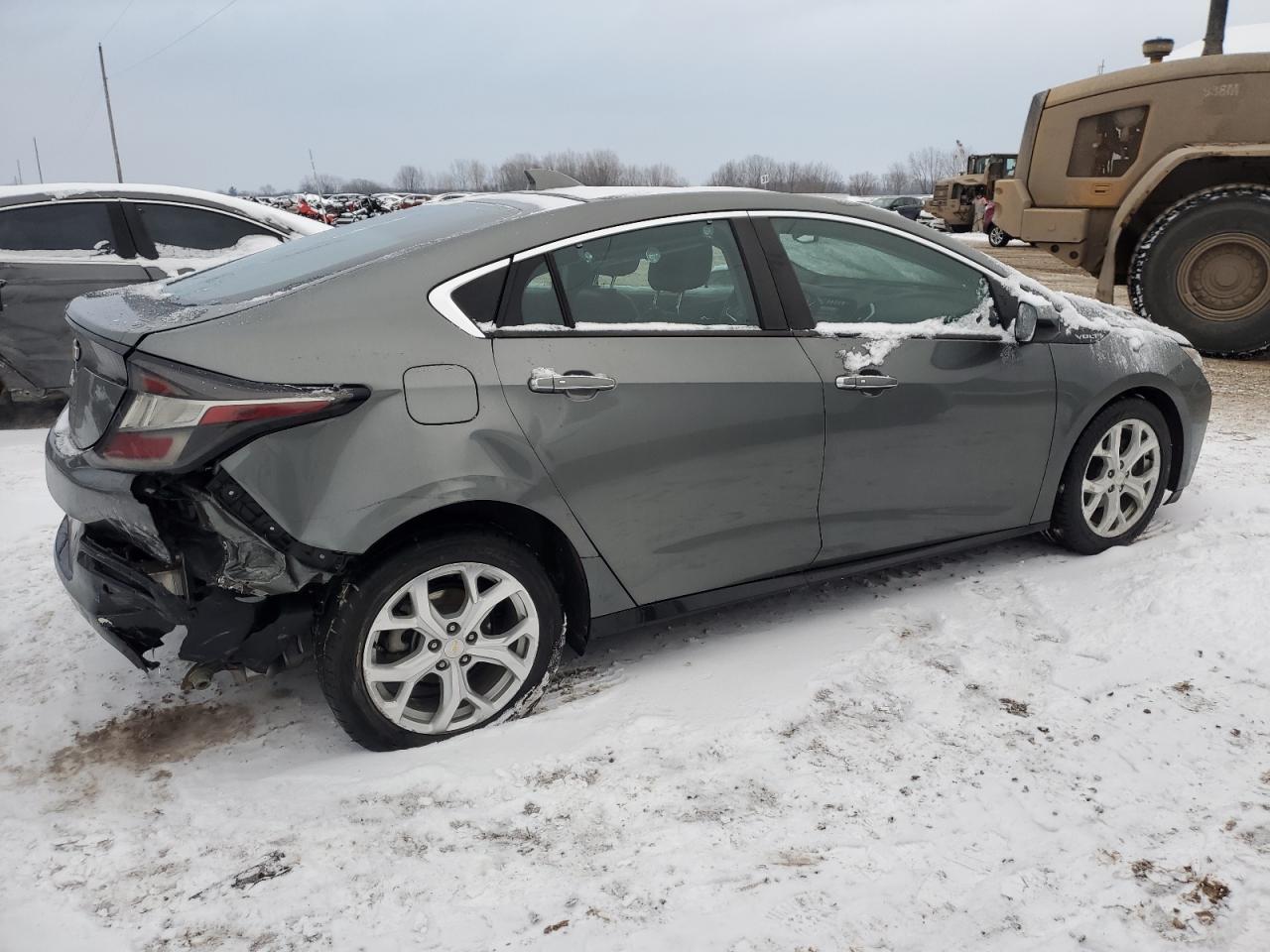 2016 Chevrolet Volt - Image 3
