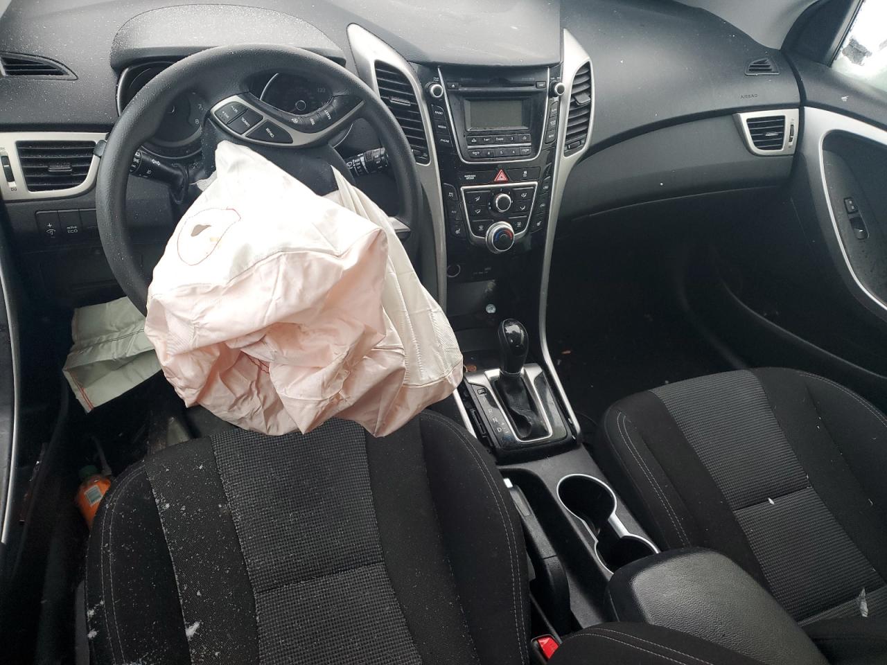 2014 Hyundai Elantra - Image 8
