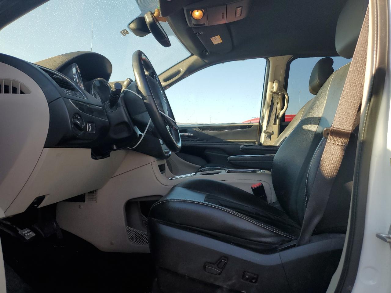 2018 Dodge Caravan - Image 7