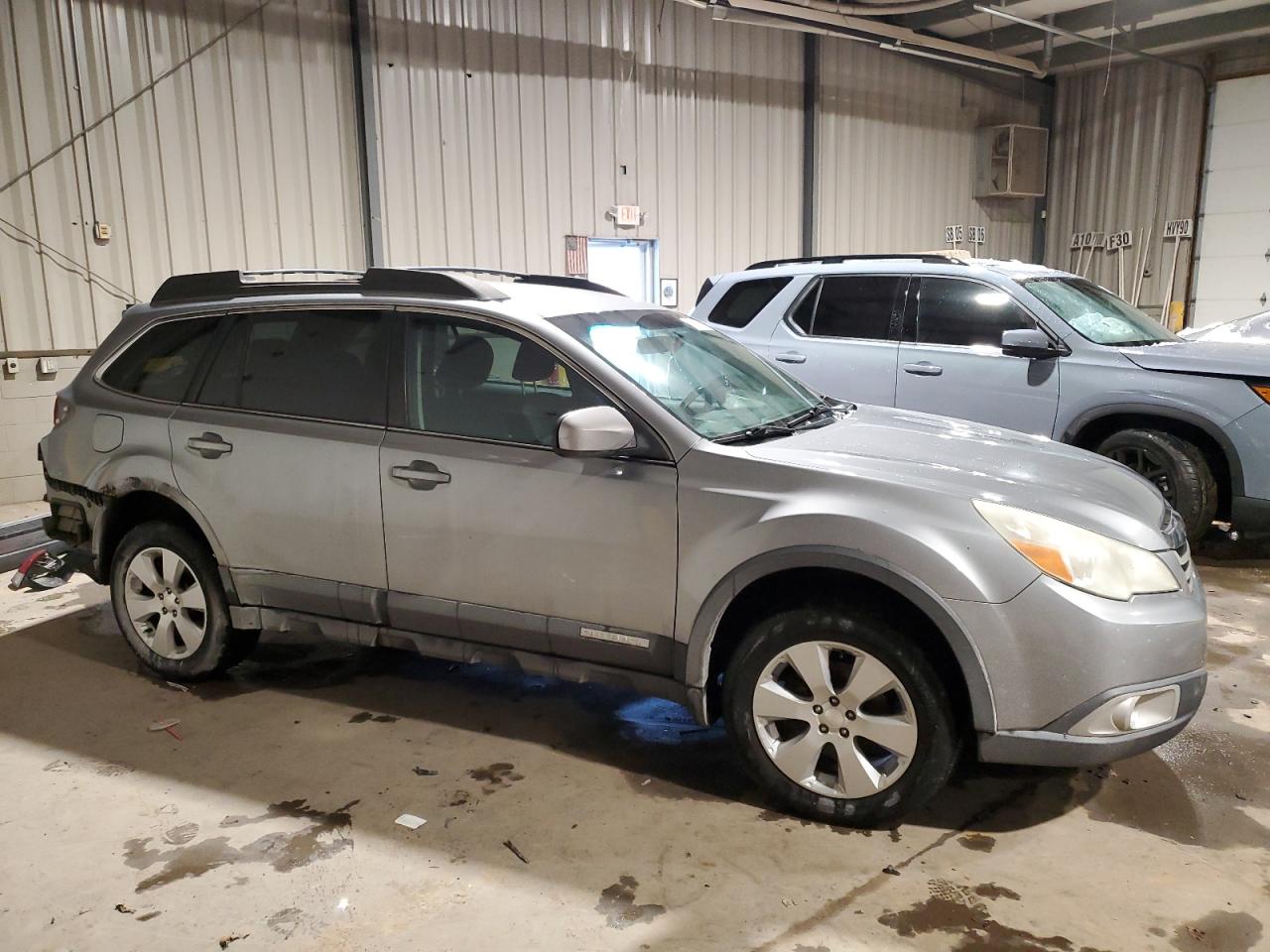2011 Subaru Outback - Image 4