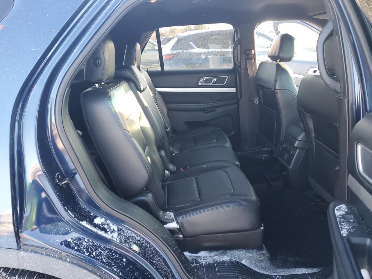 2016 Ford Explorer - Image 11