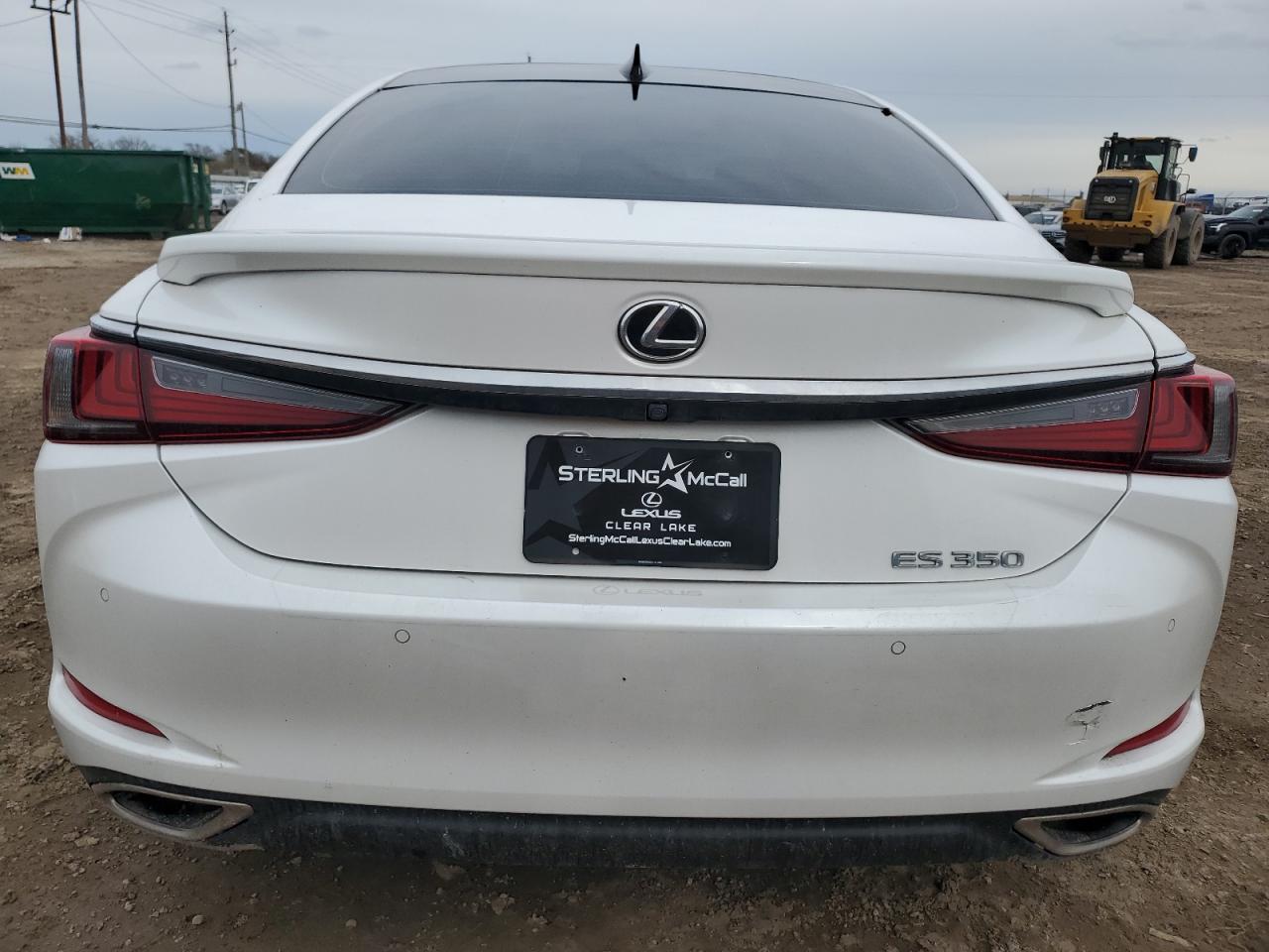 2024 Lexus ES - Image 6