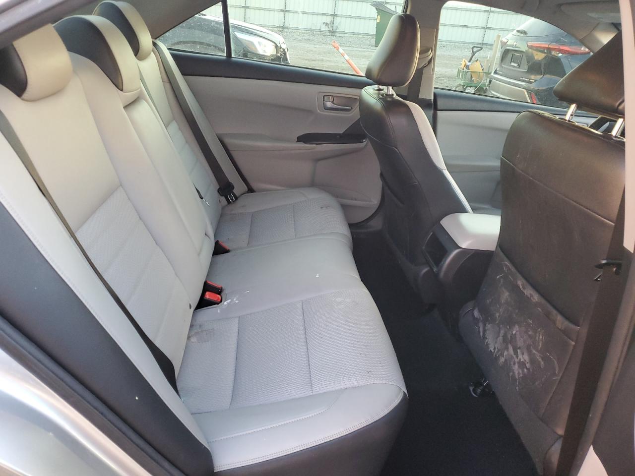 2016 Toyota Camry - Image 10