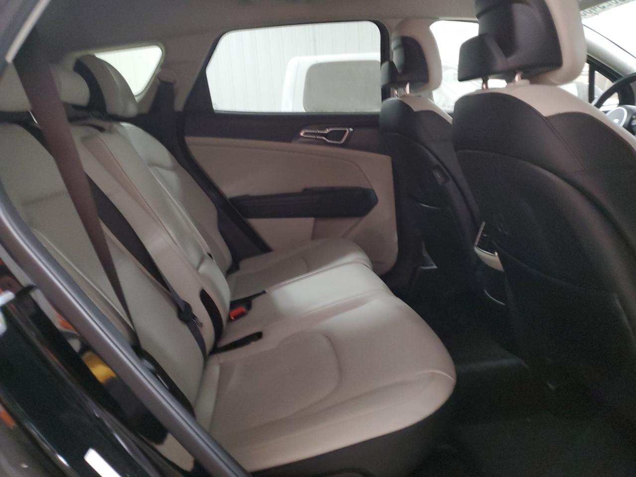2023 Kia Sportage - Image 11