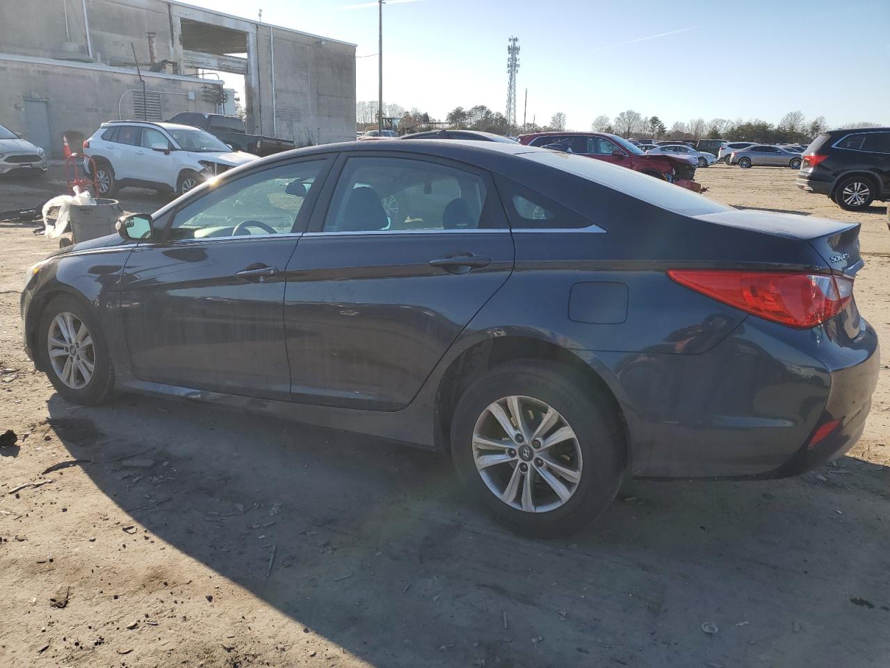 2014 Hyundai Sonata - Image 2