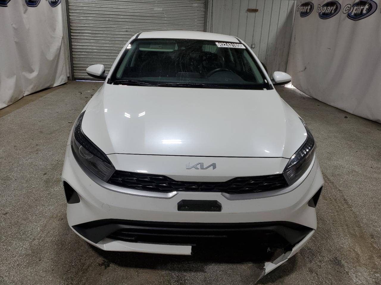 2023 Kia Forte - Image 5