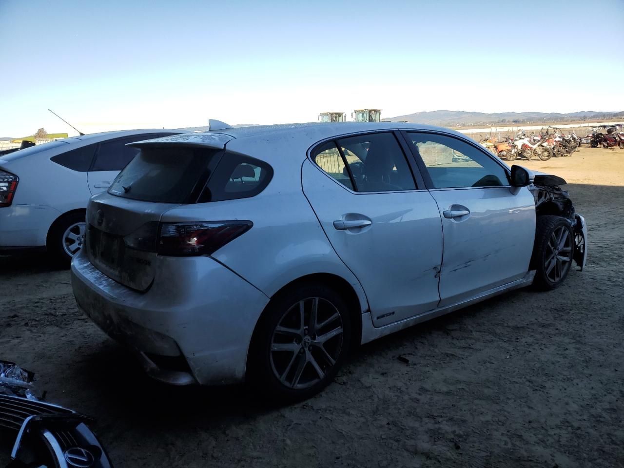 VIN JTHKD5BH2E2208422 2014 LEXUS CT 200 no.3