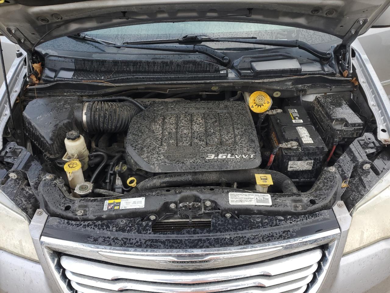 2014 Chrysler Town & Country - Image 12