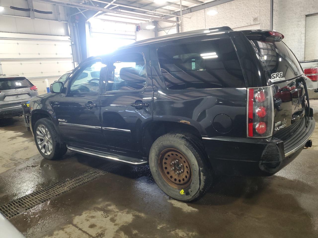 2012 GMC Yukon - Image 2