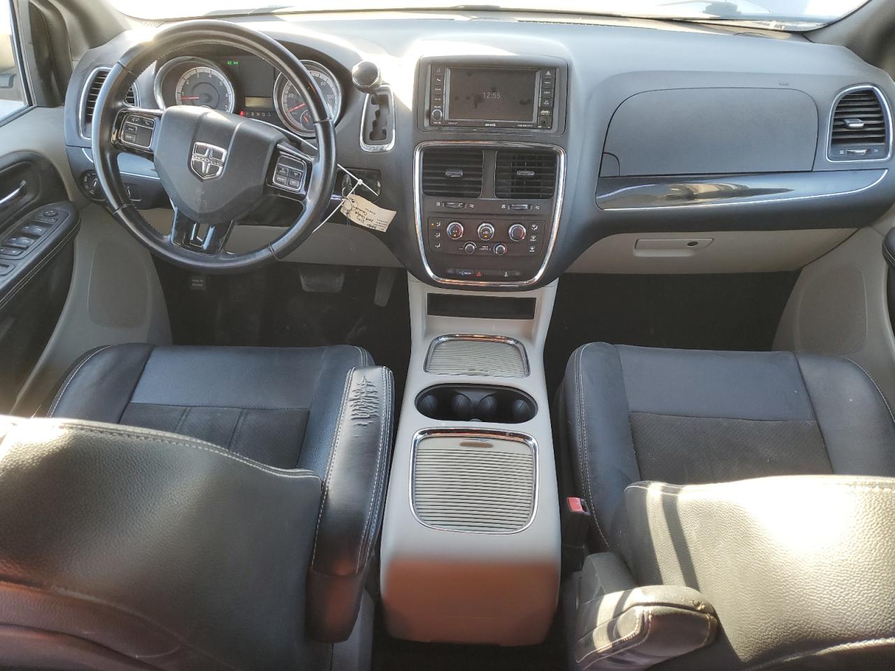 2019 Dodge Caravan - Image 8
