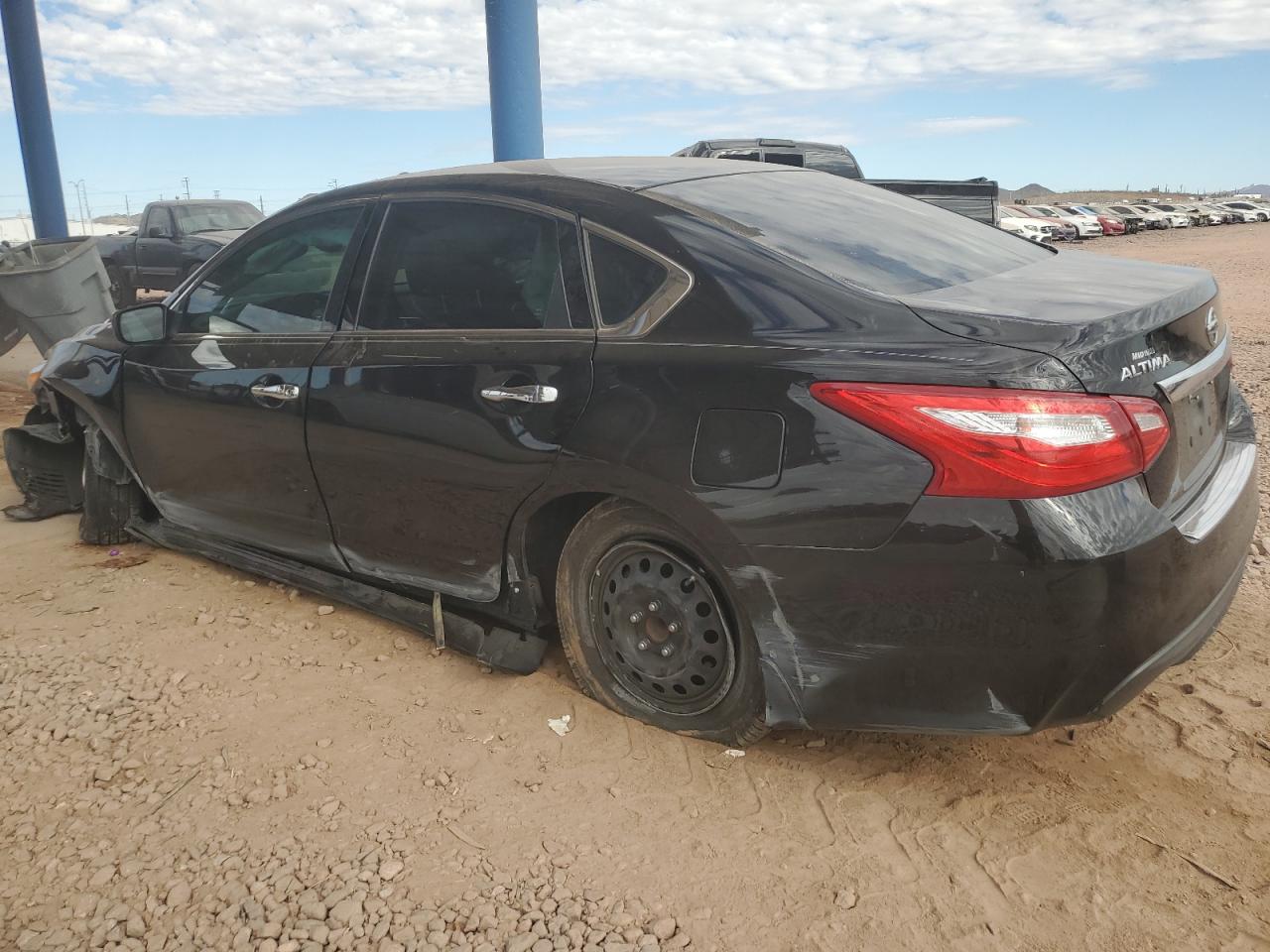2017 Nissan Altima - Image 2