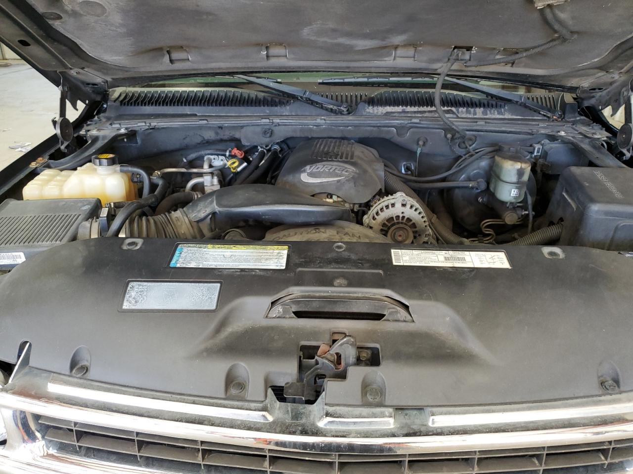 2001 Chevrolet Suburban - Image 12
