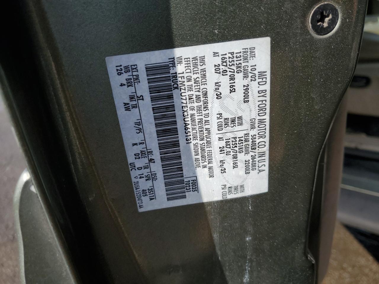 2003 Ford Explorer - Image 12