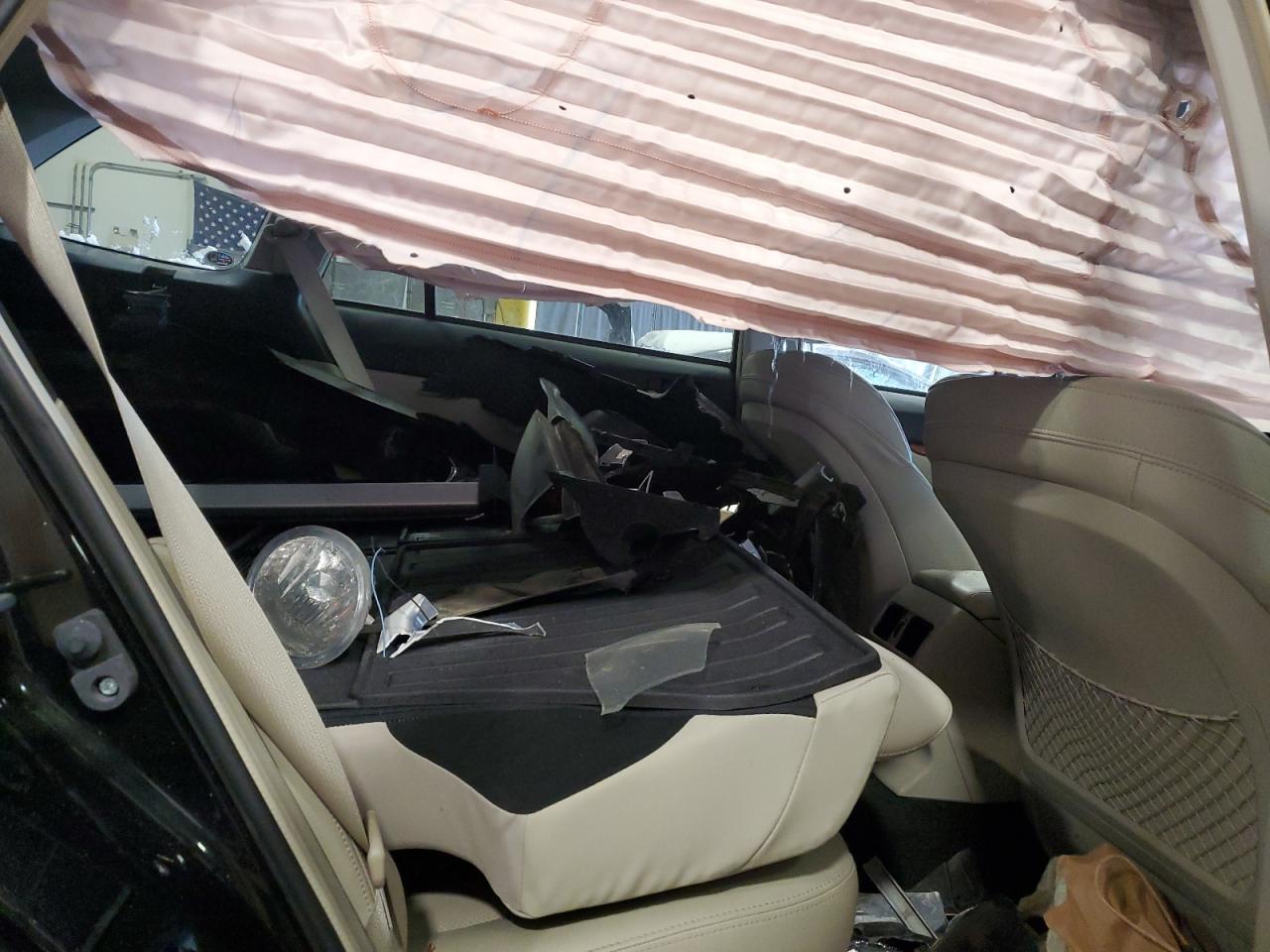2014 Subaru Outback - Image 11