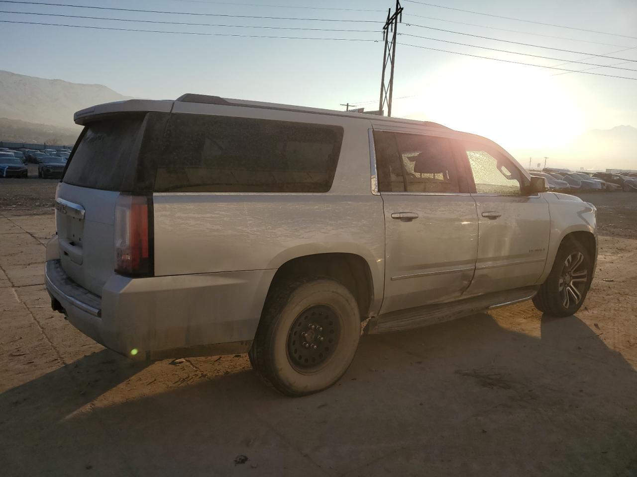 2017 GMC Yukon - Image 3