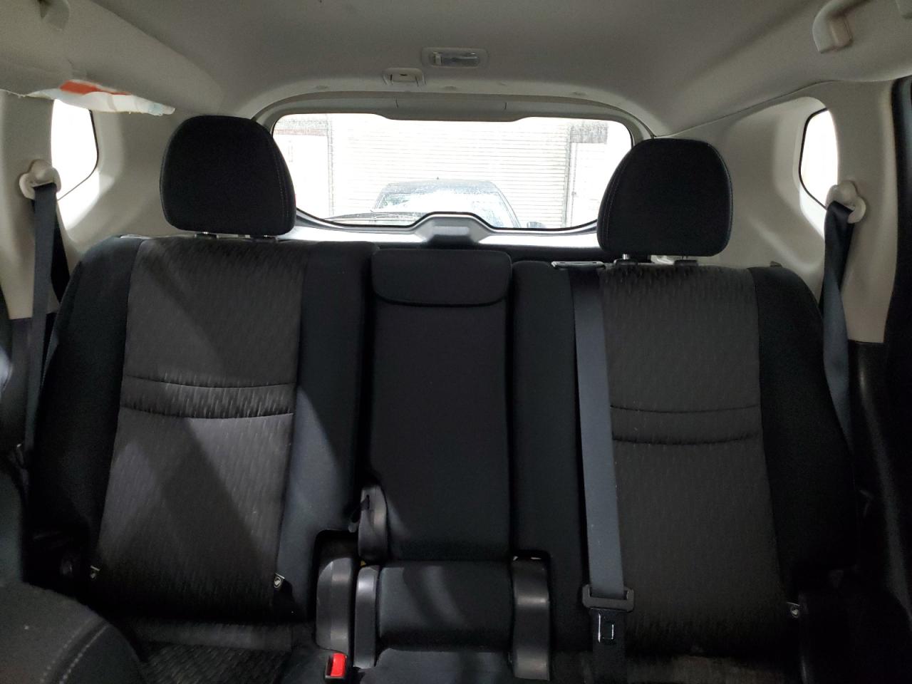 2017 Nissan Rogue - Image 10