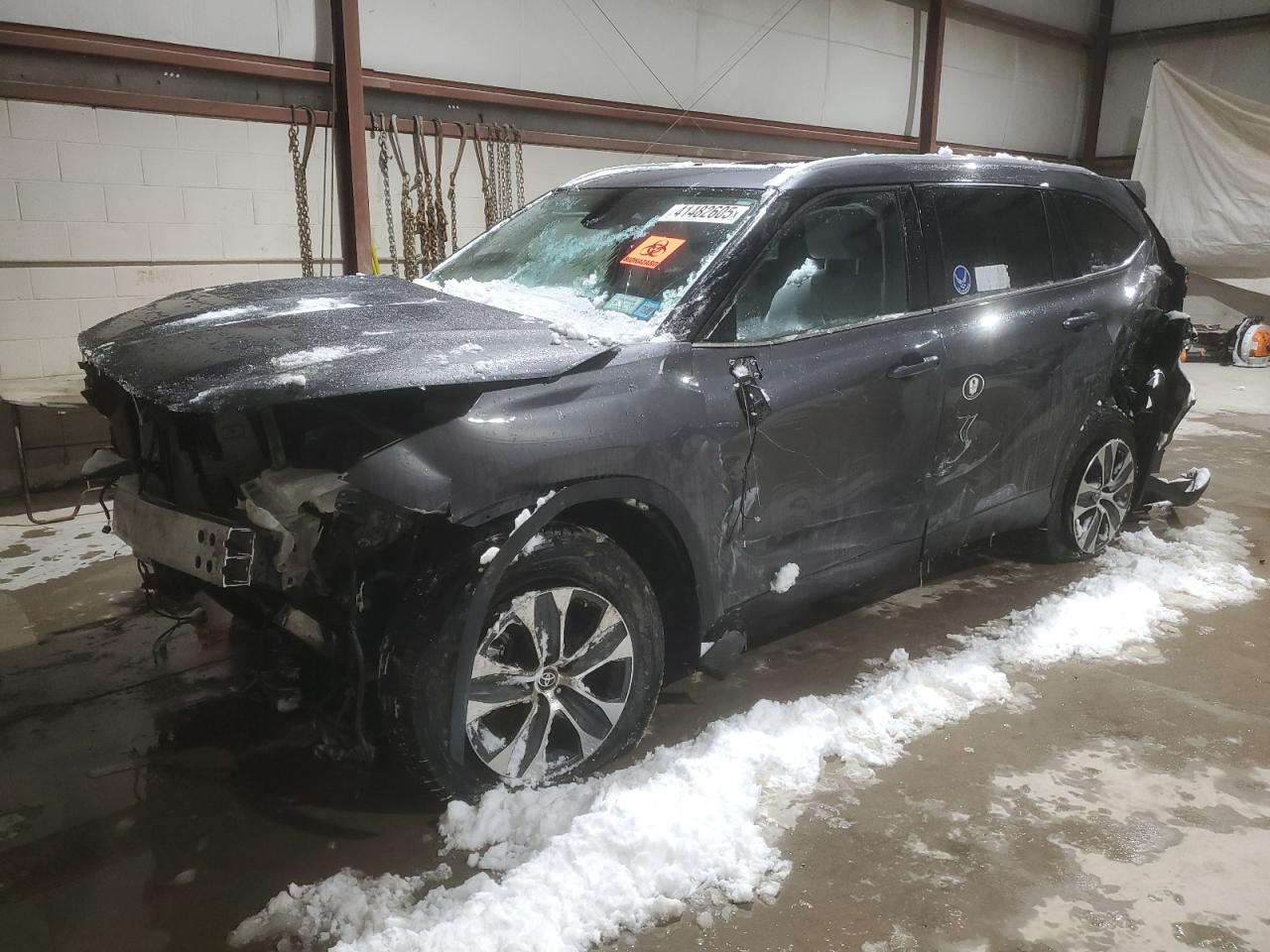 2022 Toyota Highlander - Image 1
