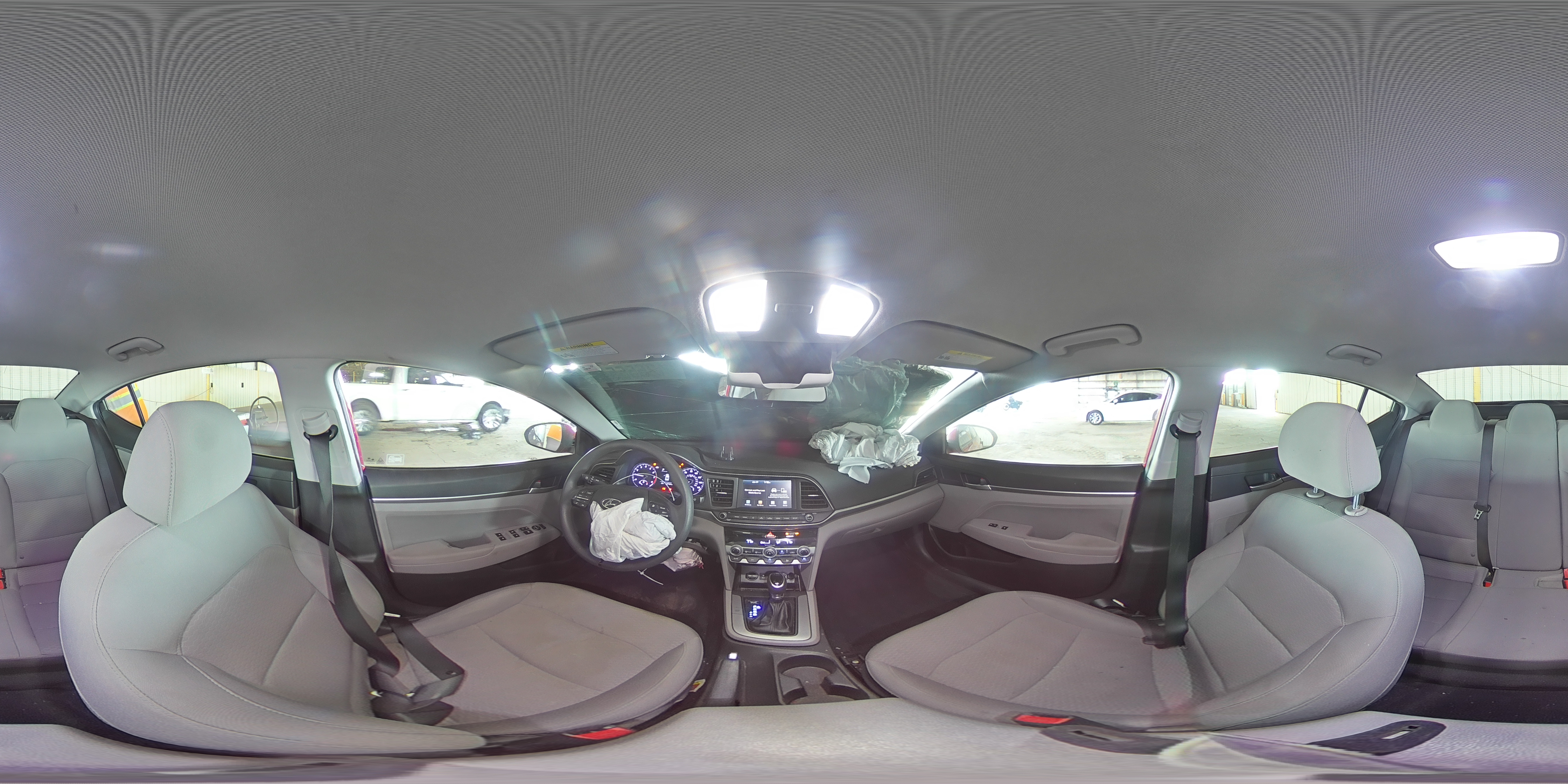 2020 Hyundai Elantra - Image 13