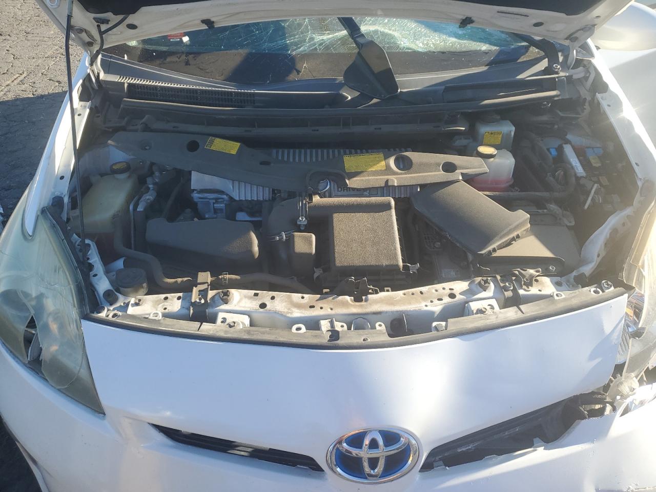 2013 Toyota Prius - Image 13