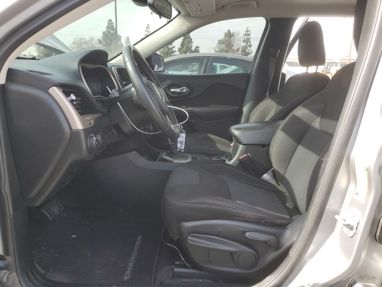 2015 Jeep Grand Cherokee - Image 7