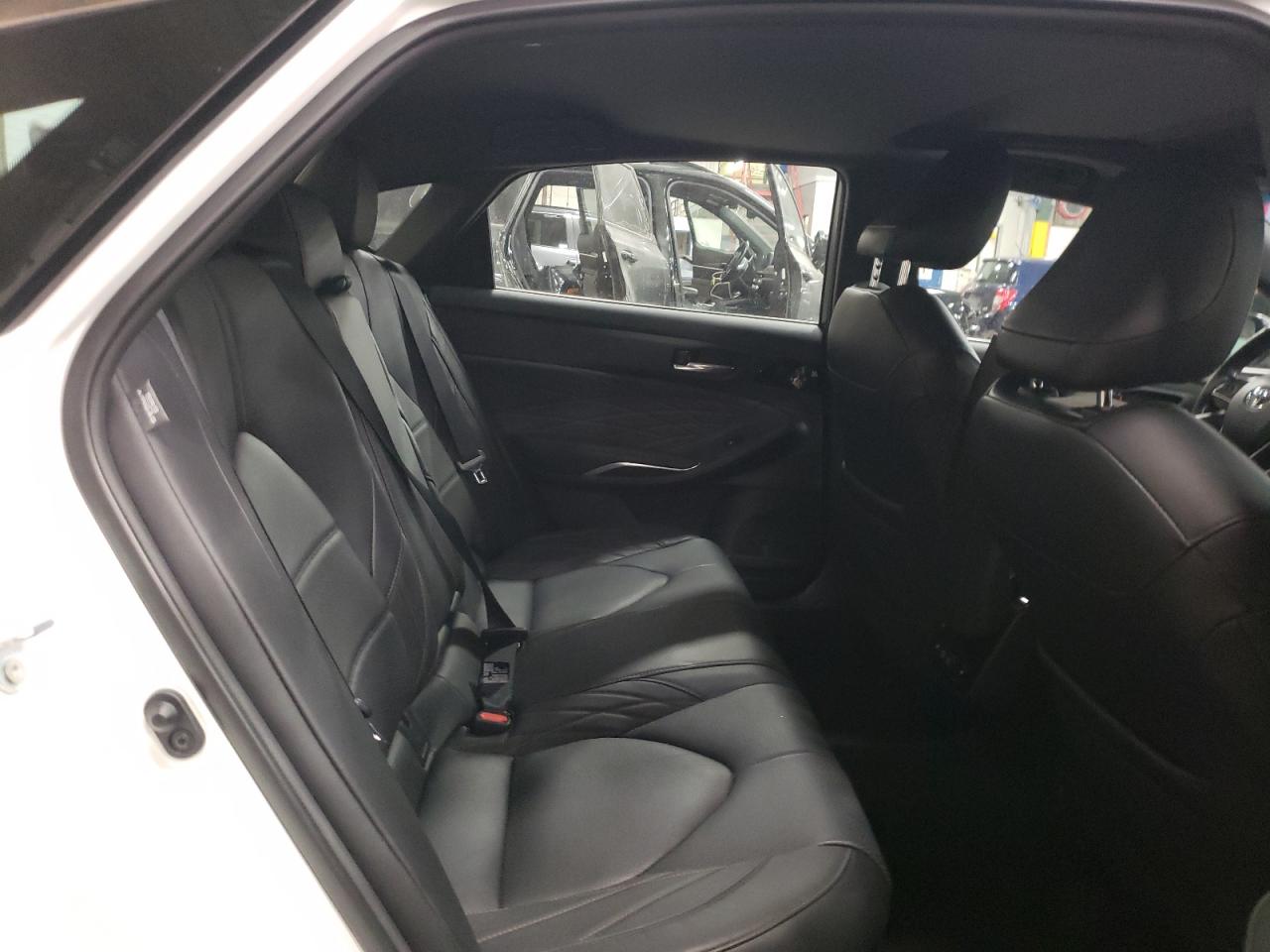 2021 Toyota Avalon - Image 10