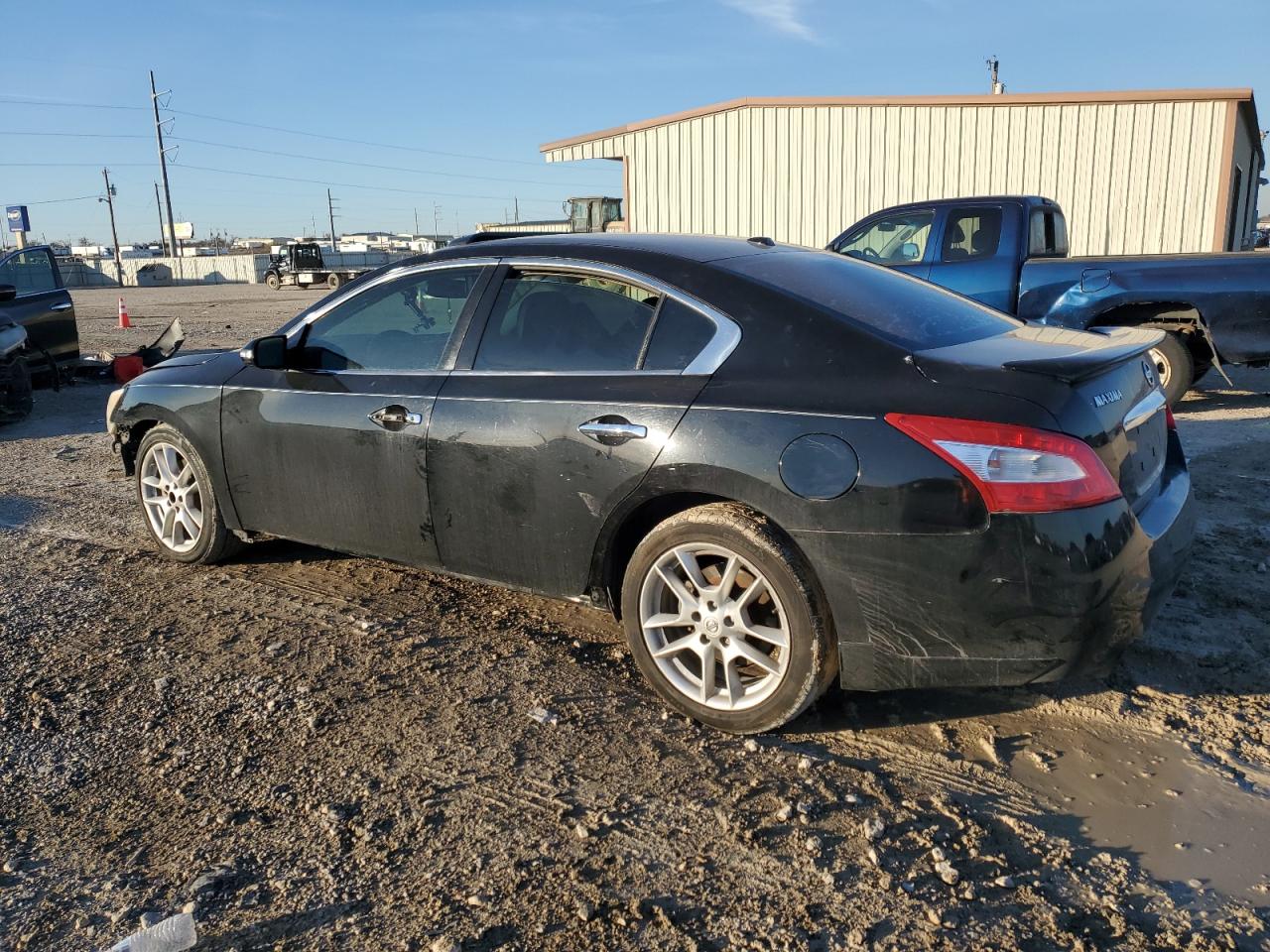 2010 Nissan Maxima - Image 2