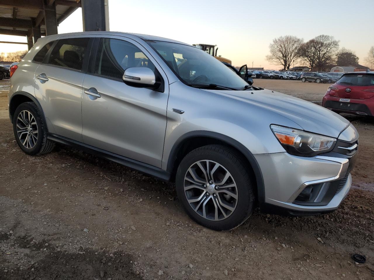 2018 Mitsubishi Outlander - Image 4