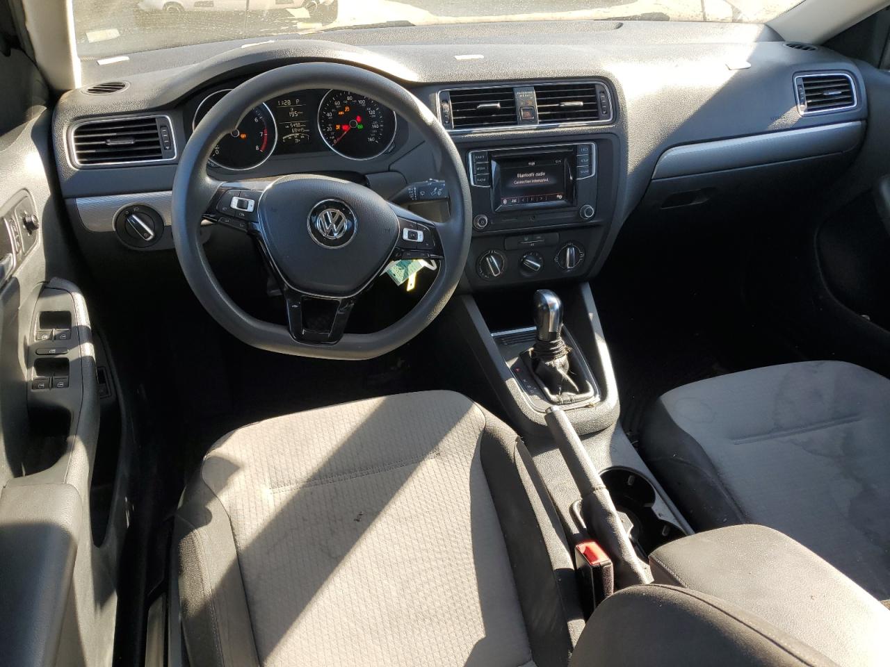 2017 Volkswagen Jetta - Image 8