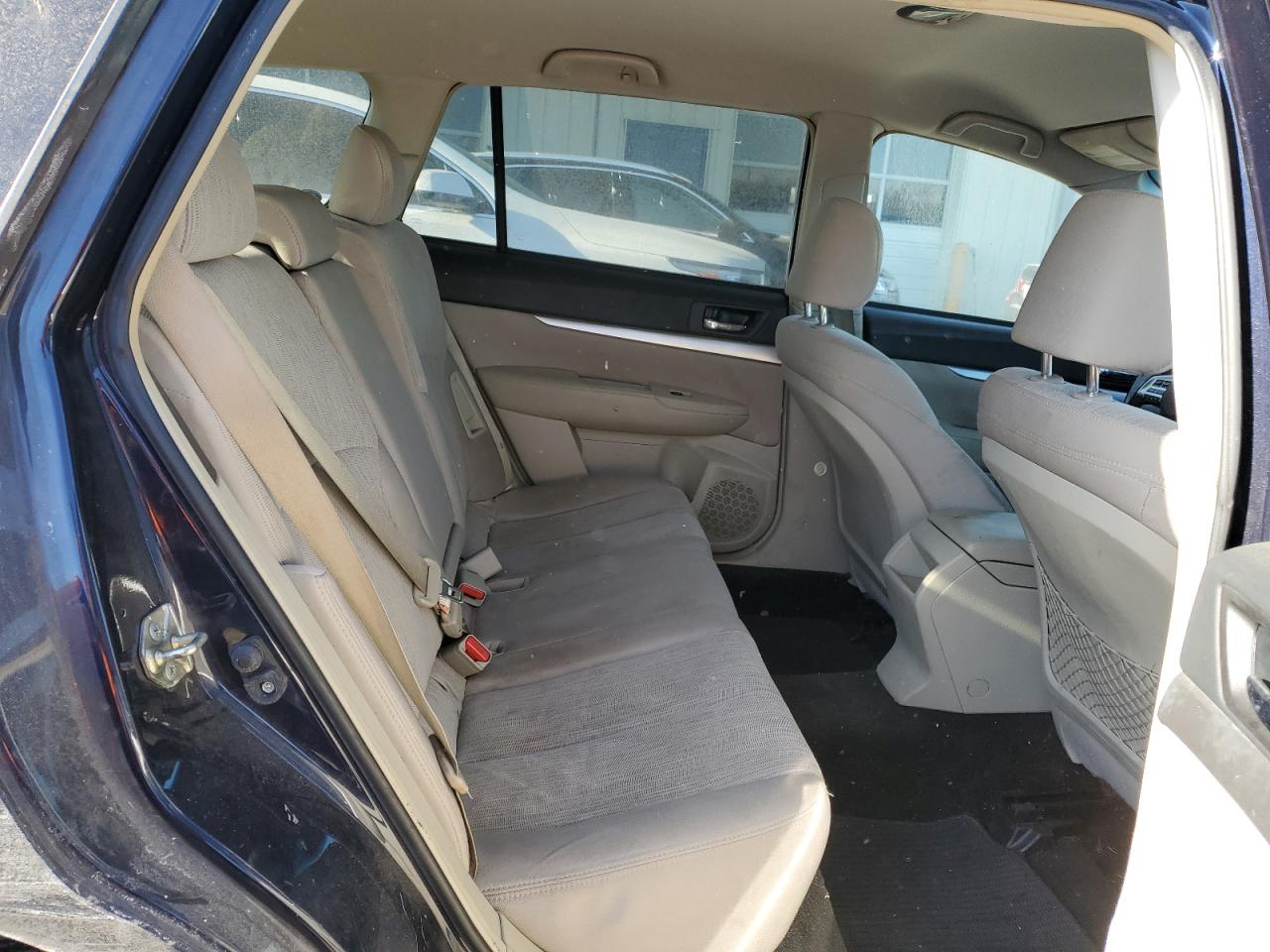 2014 Subaru Outback - Image 11