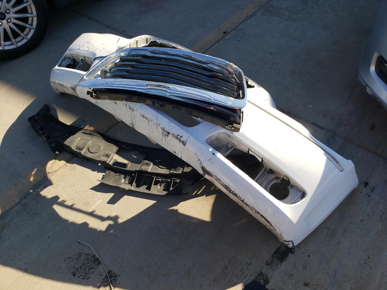 2014 Chrysler 300 - Image 12