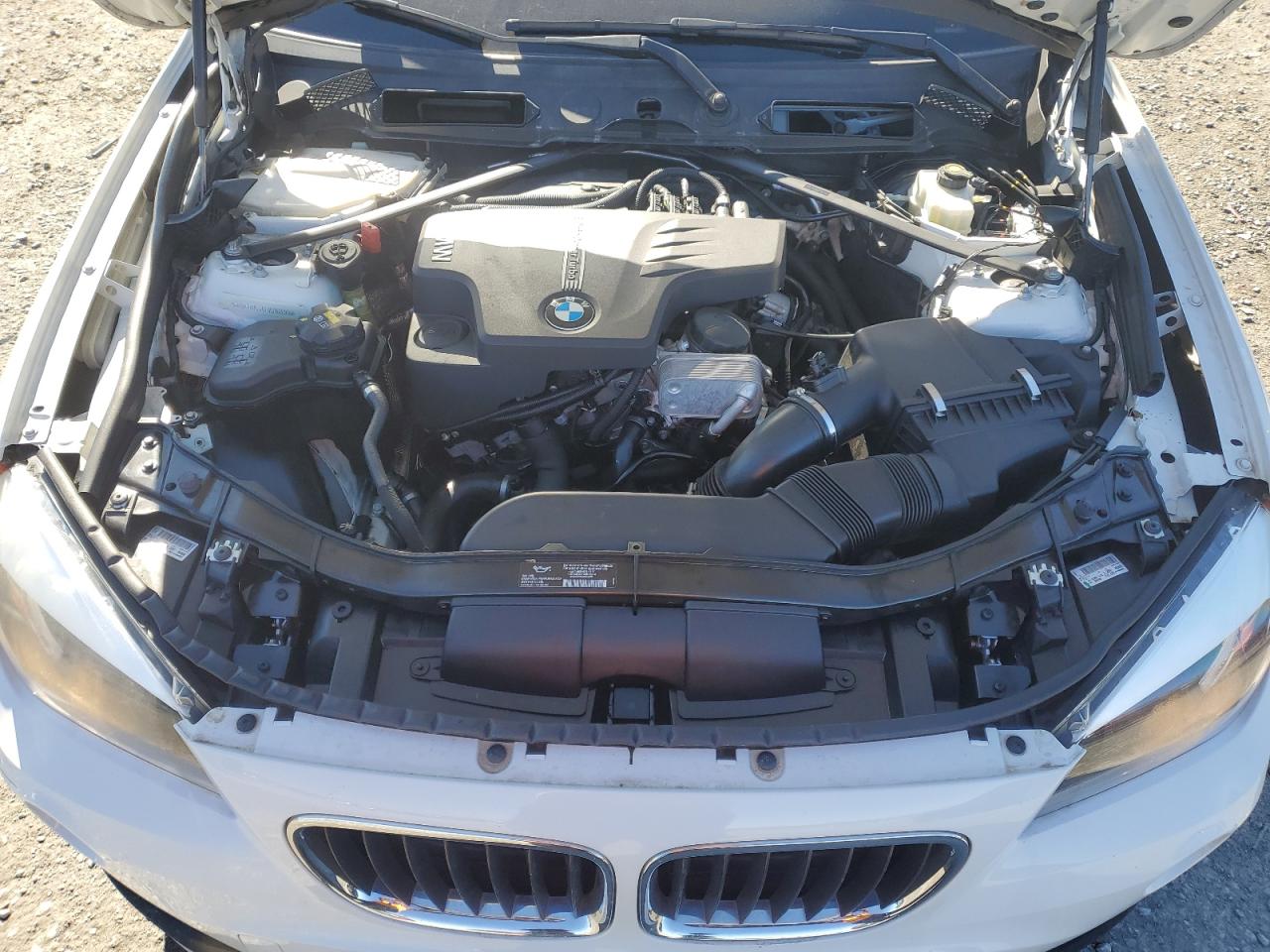 2015 BMW X1 - Image 12