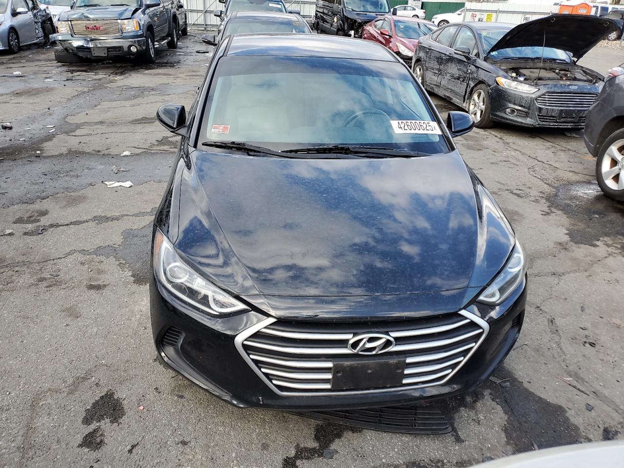 2017 Hyundai Elantra - Image 5