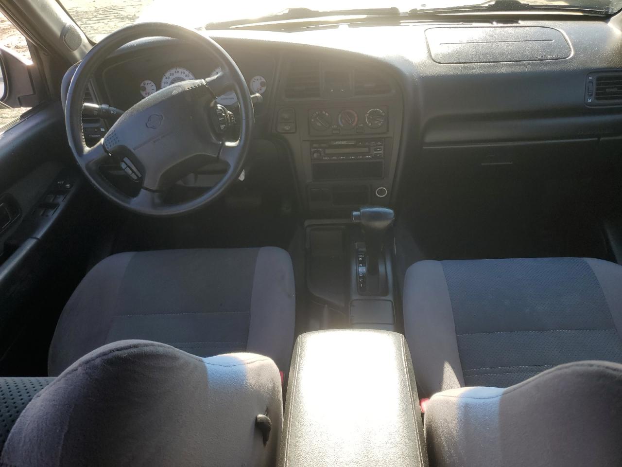 2001 Nissan Pathfinder - Image 8