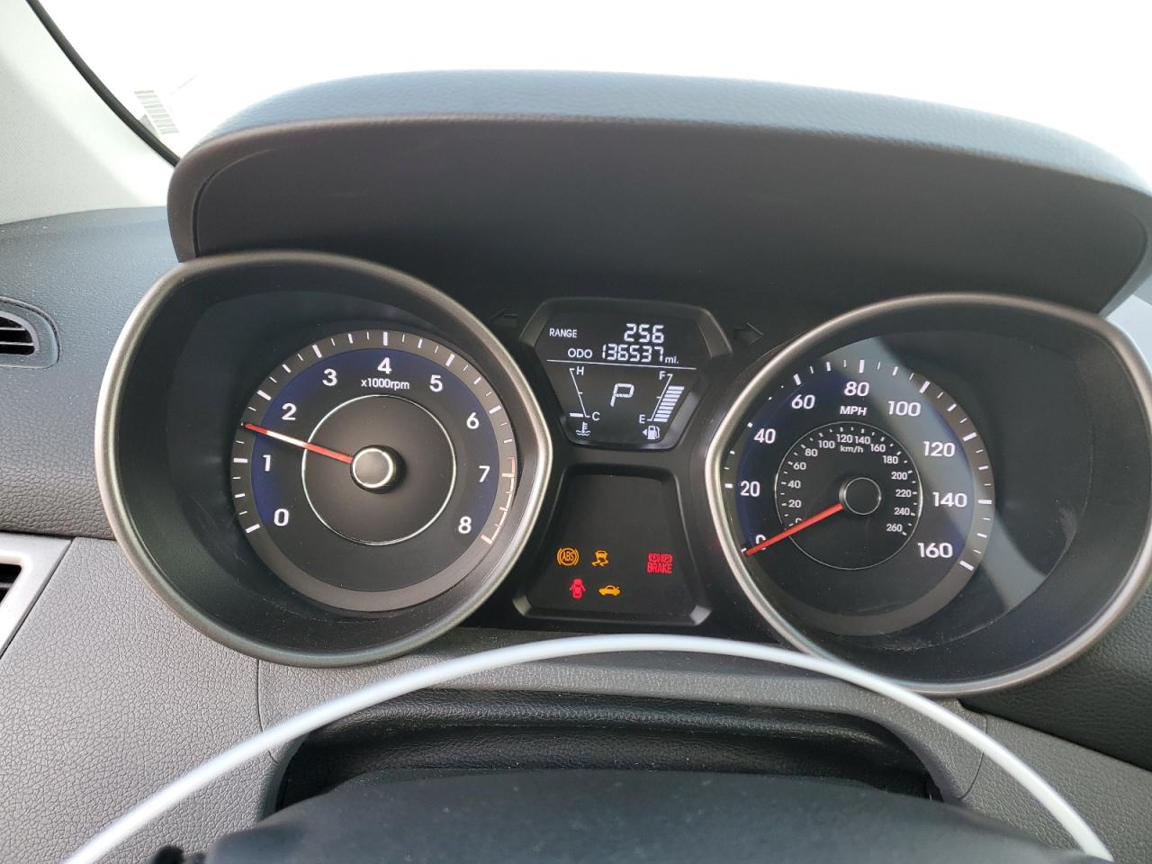 2013 Hyundai Elantra - Image 9