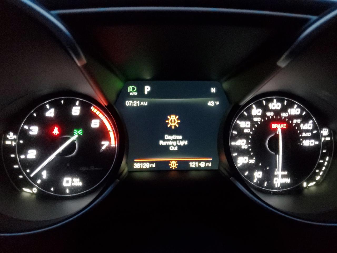 2018 Alfa Romeo Giulia - Image 9
