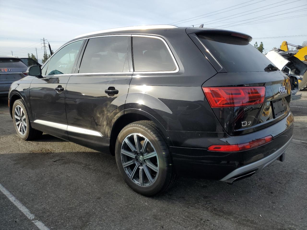 2017 Audi Q7 - Image 2