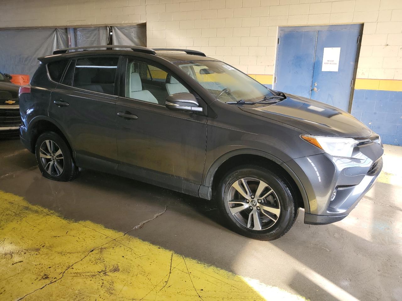 2018 Toyota RAV 4 - Image 4