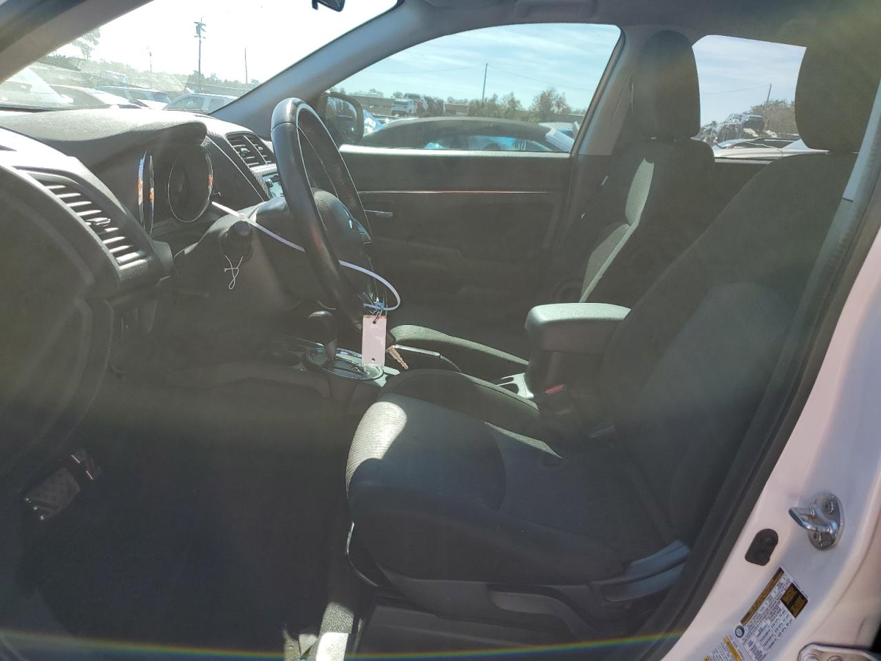 2017 Mitsubishi Outlander - Image 7
