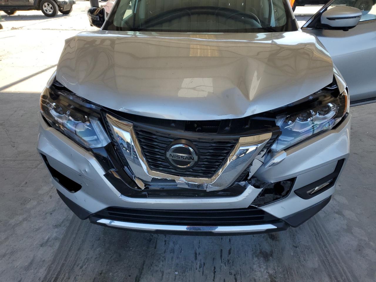 2018 Nissan Rogue - Image 13