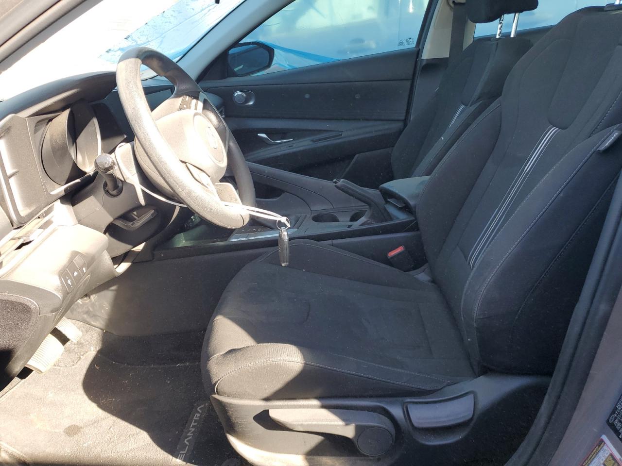 2022 Hyundai Elantra - Image 7