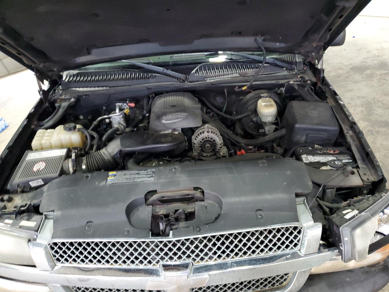 2005 Chevrolet Silverado - Image 12