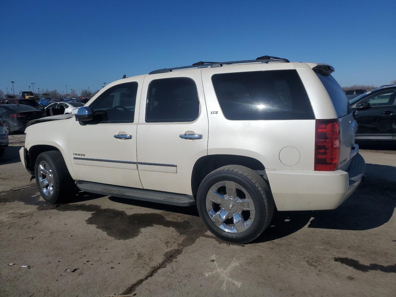 2009 Chevrolet Tahoe - Image 2