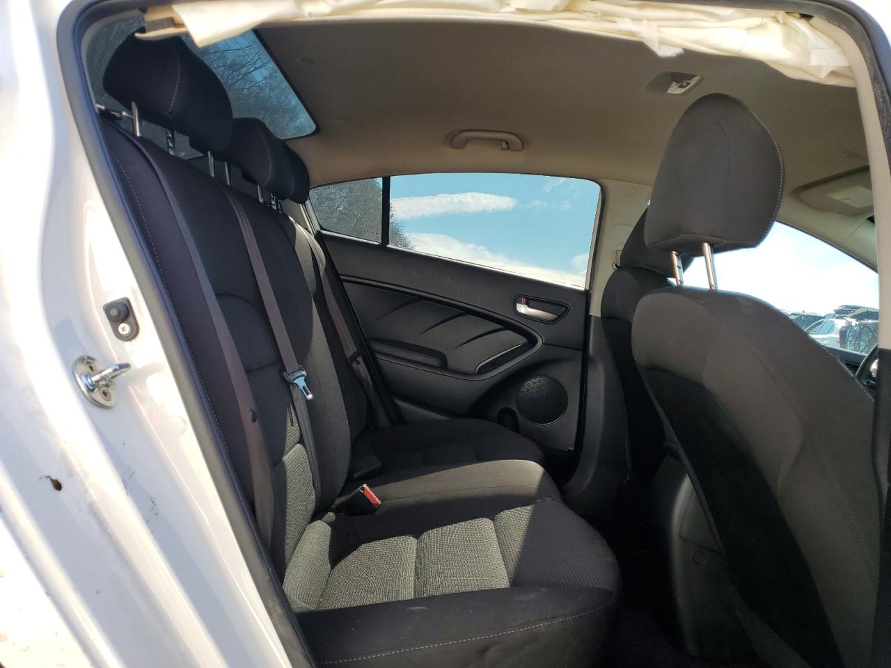 2018 Kia Forte - Image 11