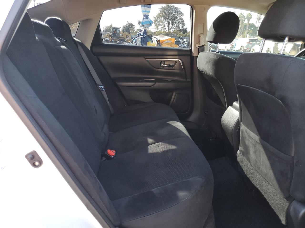 2015 Nissan Altima - Image 10