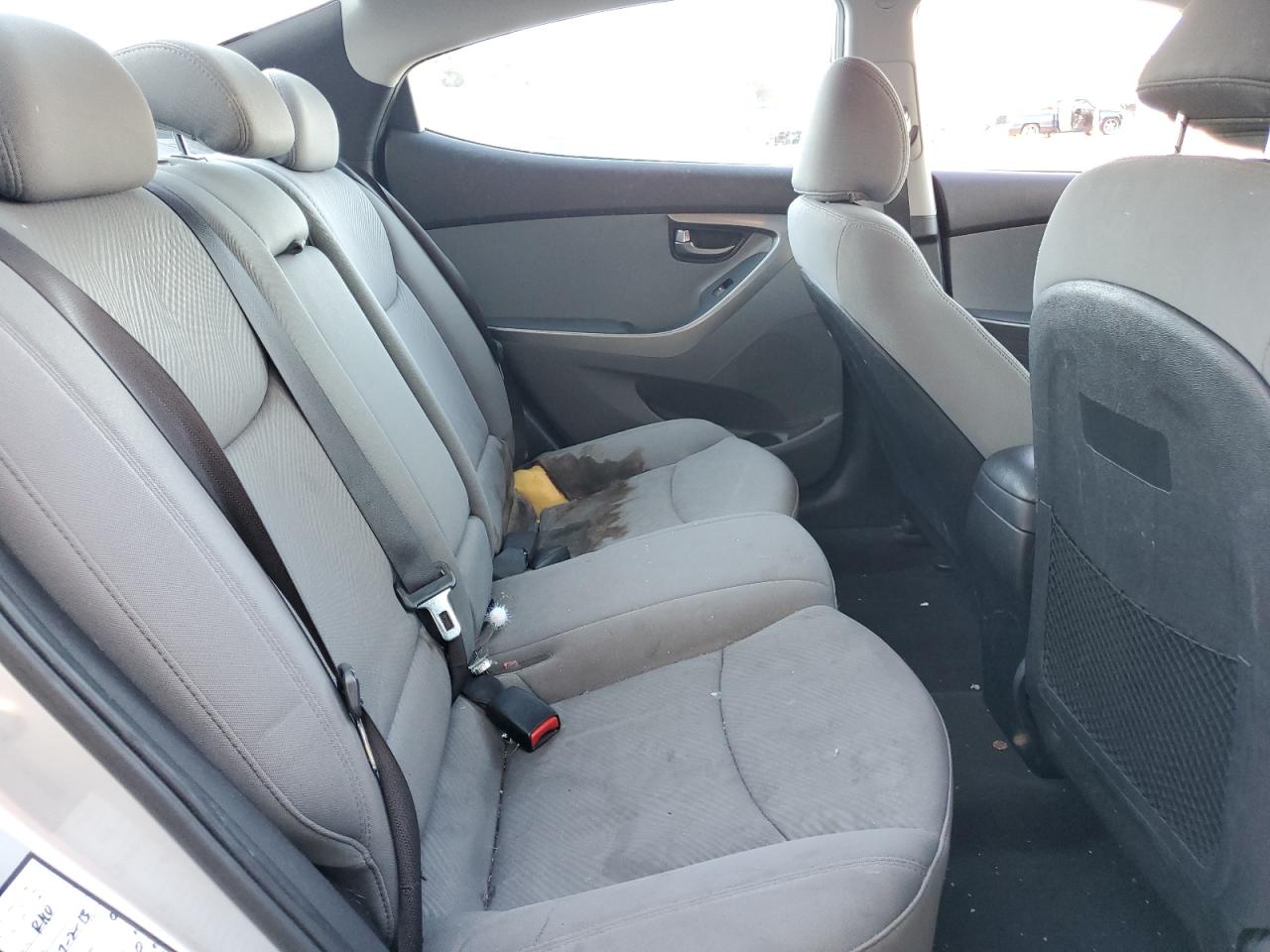 2013 Hyundai Elantra - Image 10