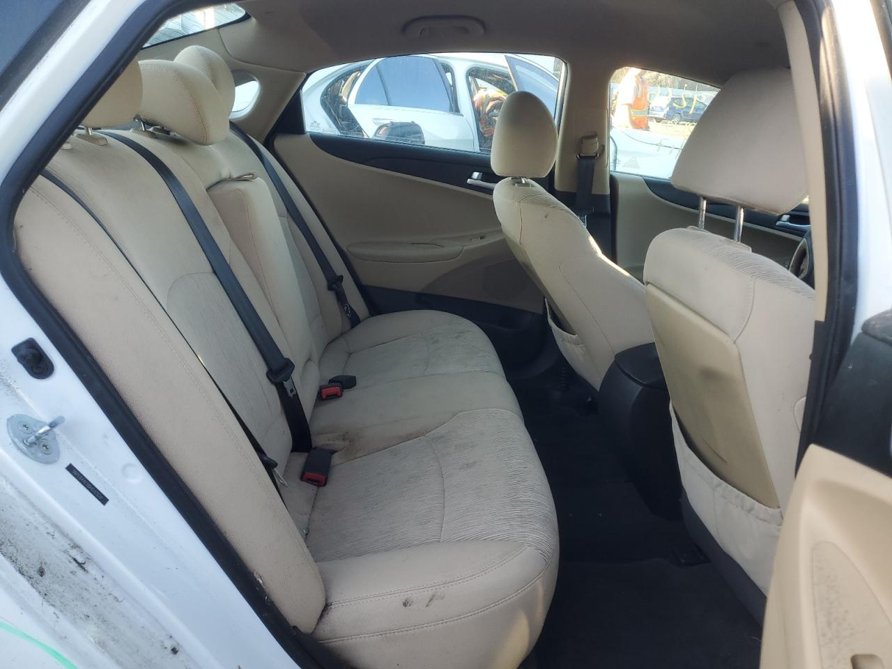 2013 Hyundai Sonata - Image 10